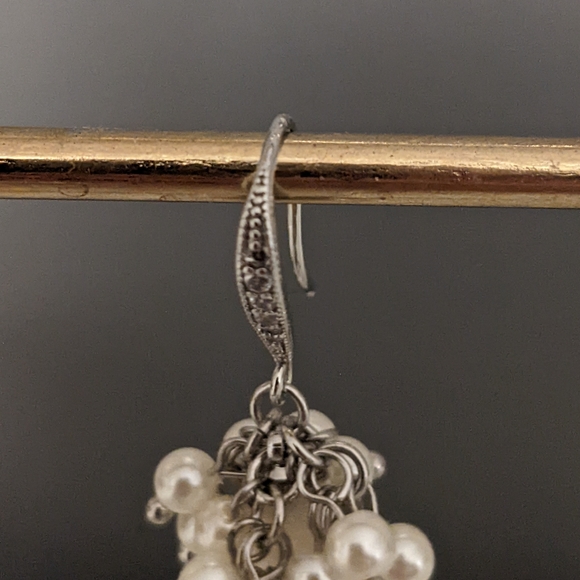 Olive + Piper Pearl and Glitter Drop Earrings - Picture 7 of 7